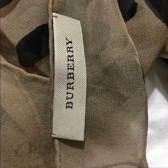 G - Burberry Brown Animal Print Scarf - Picture 3 of 3